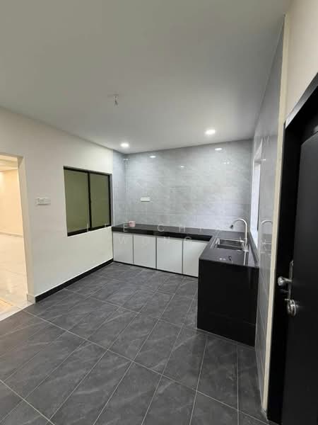 Rumah Teres 2 Tingkat untuk Dijual di Bandar Cemerlang (Ulu Tiram) - Lee Chin Wong - Kitchen - PropertyGuru.com.my
