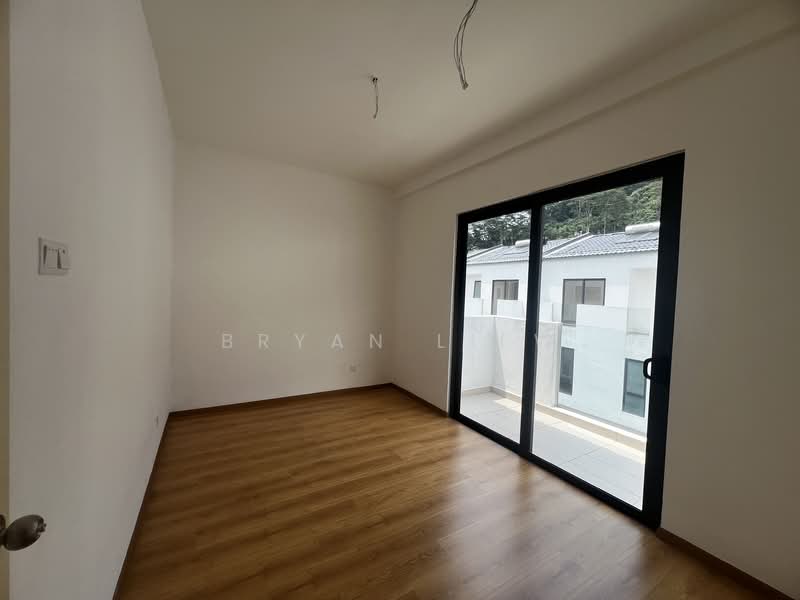 Rumah Teres untuk Dijual di Damansara Perdana (Selangor) - Bryan Liew - Balcony - PropertyGuru.com.my