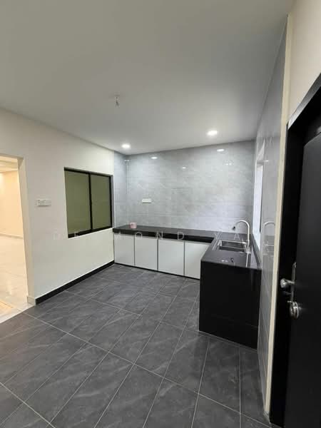 Rumah Teres 2 Tingkat untuk Dijual di Bandar Cemerlang (Ulu Tiram) - Desmond Yap - Kitchen - PropertyGuru.com.my