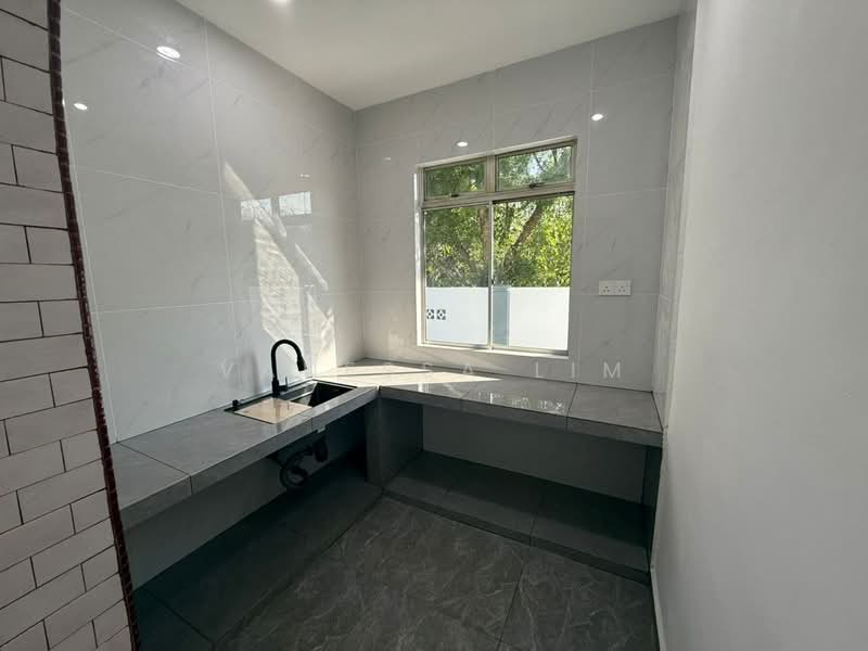 Rumah Berkembar untuk Dijual di Taman Megah Ria (Masai) - Vanessa Lim - Kitchen - PropertyGuru.com.my