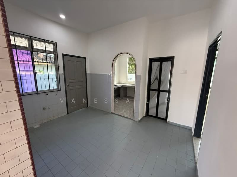 Rumah Berkembar untuk Dijual di Taman Megah Ria (Masai) - Vanessa Lim - Kitchen - PropertyGuru.com.my