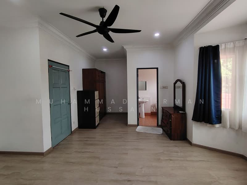 2-storey Terraced House for Sale in Bukit Rimau (Shah Alam) - Muhammad Firman Hussain - Bedroom - PropertyGuru.com.my