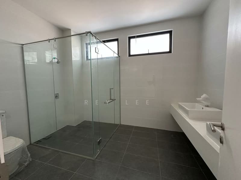 Rumah Berkembar untuk Dijual di Johor Bahru (Johor) - Rey Lee - Bathroom - PropertyGuru.com.my