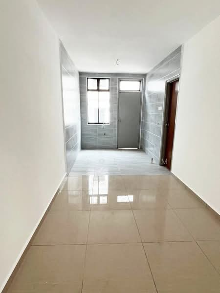 Rumah Teres 2 Tingkat untuk Dijual di Taman Bestari Indah (Ulu Tiram) - Victor Lim - Corridor - PropertyGuru.com.my