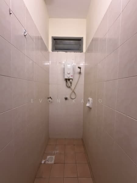Pangsapuri untuk Dijual di Permai Jaya - Evon Kang - Bathroom - PropertyGuru.com.my