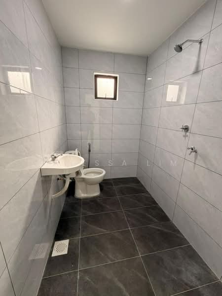 1-storey Terraced House for Sale in Taman Skudai Baru (Skudai) - Vanessa Lim - Bathroom - PropertyGuru.com.my