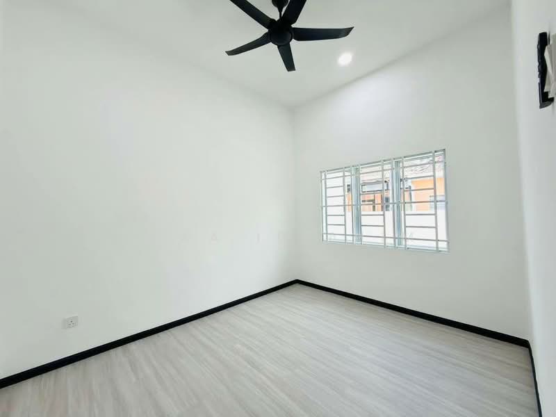 1-storey Terraced House for Sale in Taman Senawang Indah (Senawang) - Hawa Ibrahim - Interior - PropertyGuru.com.my