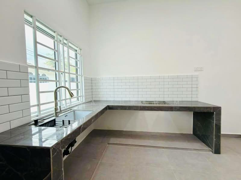 1-storey Terraced House for Sale in Taman Senawang Indah (Senawang) - Hawa Ibrahim - Kitchen - PropertyGuru.com.my