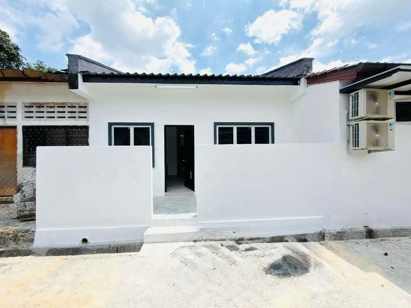 1-storey Terraced House for Sale in Taman Senawang Indah (Senawang) - Hawa Ibrahim - Exterior - PropertyGuru.com.my