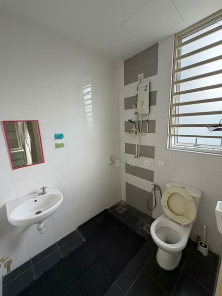 Condominium for Sale at Boulevard Condominium (BLVD) - Febe Soon - Bathroom - PropertyGuru.com.my