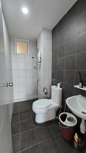 Kondominium untuk Dijual di Fairview Residence - Chiam Hooi Chai - Bathroom - PropertyGuru.com.my