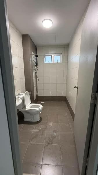 Servis Apartment untuk Disewa di One 49 Residence - Sam Liew - Bathroom - PropertyGuru.com.my