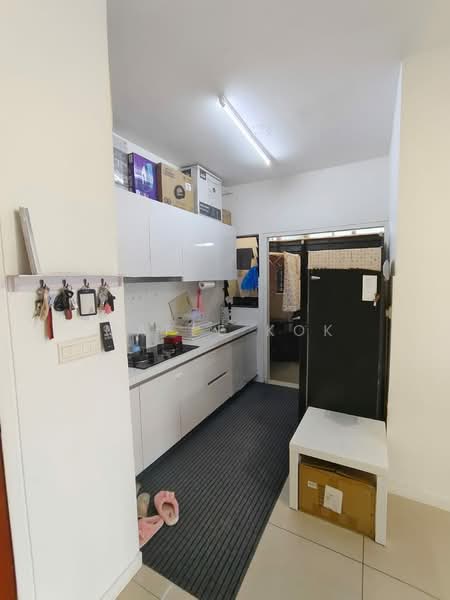 Condominium for Rent at The Greens @ Subang West - Maple Kok - Kitchen - PropertyGuru.com.my