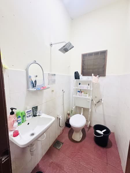 Rumah Teres 1 Tingkat untuk Dijual di Putrajaya (Putrajaya) - Tengku June Tengku Mamat - Bathroom - PropertyGuru.com.my