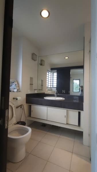 2.5-storey Terraced House for Rent in Taman Seri Minang (Cheras) - SK Han - Master Bathroom - PropertyGuru.com.my
