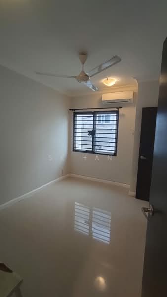 2.5-storey Terraced House for Rent in Taman Seri Minang (Cheras) - SK Han - Second Bedroom - PropertyGuru.com.my