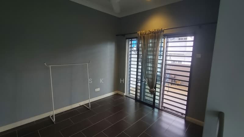 2.5-storey Terraced House for Rent in Taman Seri Minang (Cheras) - SK Han - 2nd Living Hall to Back Balcony - PropertyGuru.com.my