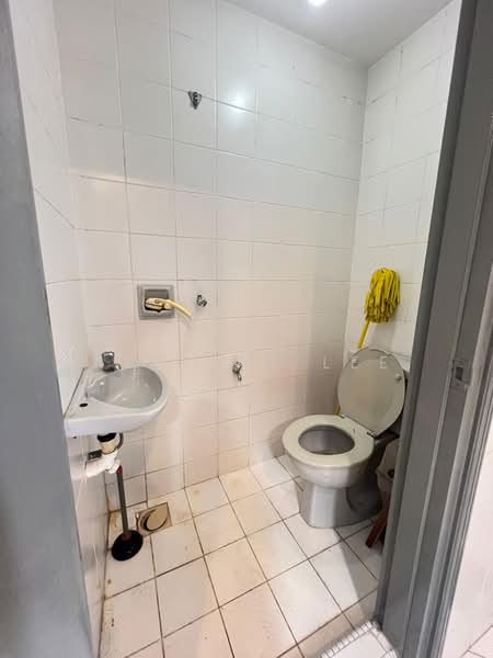 Kondominium untuk Dijual di The Straits View Condominium - Aervint Lee - Bathroom - PropertyGuru.com.my