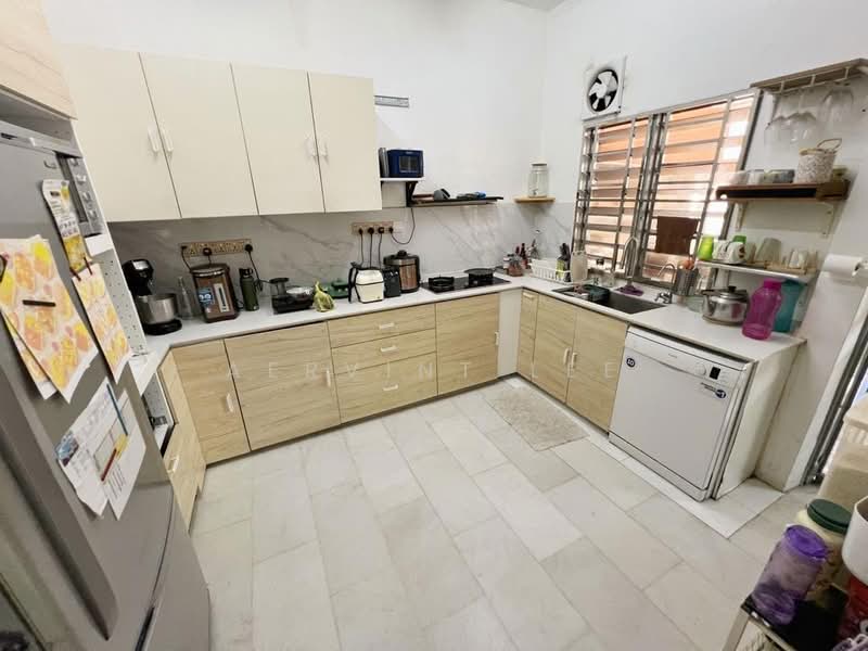 Semi-Detached House for Sale in Taman Johor Jaya (Johor Bahru) - Aervint Lee - Kitchen - PropertyGuru.com.my