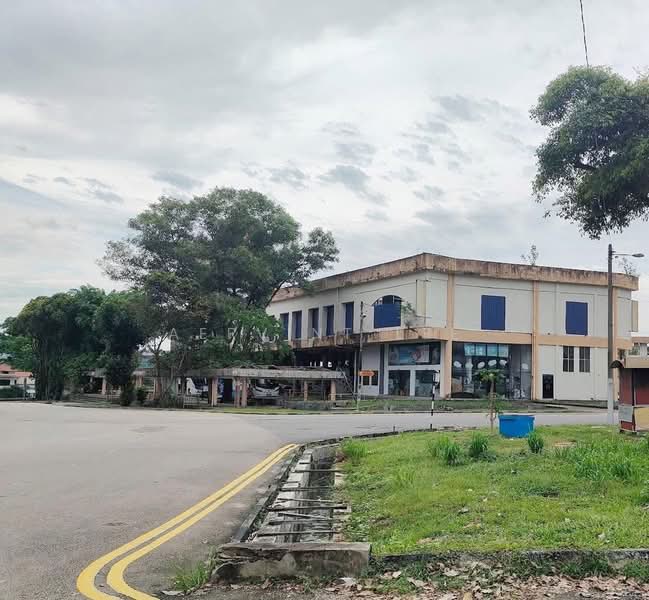 Semi-Detached House for Sale in Taman Johor Jaya (Johor Bahru) - Aervint Lee - Exterior - PropertyGuru.com.my