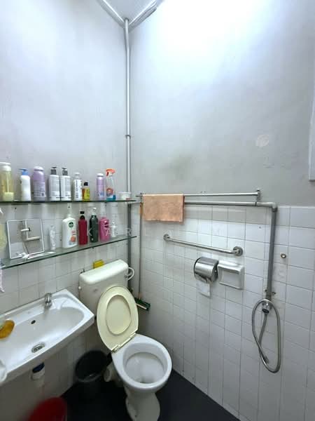 Rumah Teres 1 Tingkat untuk Dijual di Taman Daya (Johor Bahru) - Karl Lim - Bathroom - PropertyGuru.com.my