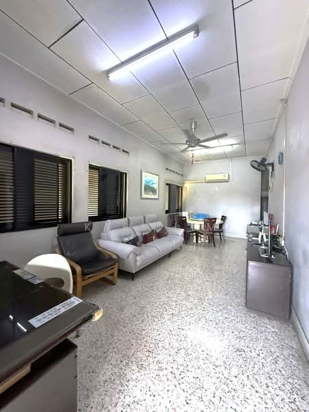 Rumah Teres 1 Tingkat untuk Dijual di Taman Daya (Johor Bahru) - Karl Lim - Living Room - PropertyGuru.com.my