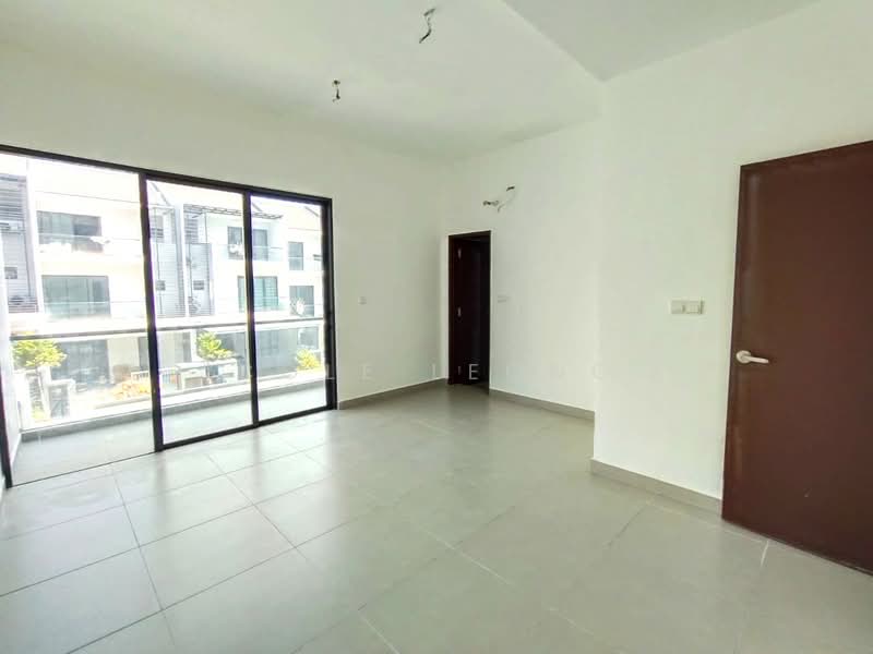 3-storey Terraced House for Sale in Batu 9 (Cheras) - Cole Leong - Living Room - PropertyGuru.com.my
