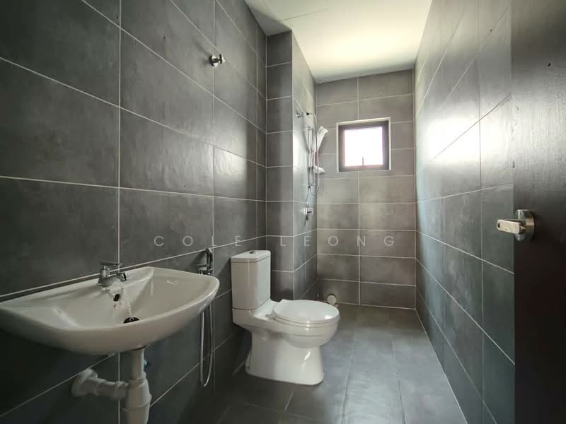 3-storey Terraced House for Sale in Batu 9 (Cheras) - Cole Leong - Bathroom - PropertyGuru.com.my
