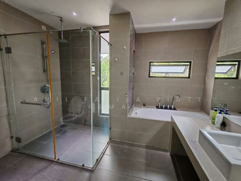 3-storey Terraced House for Rent in Denai Alam (Shah Alam) - Anil Fazila Binti Ismail - Bathroom - PropertyGuru.com.my