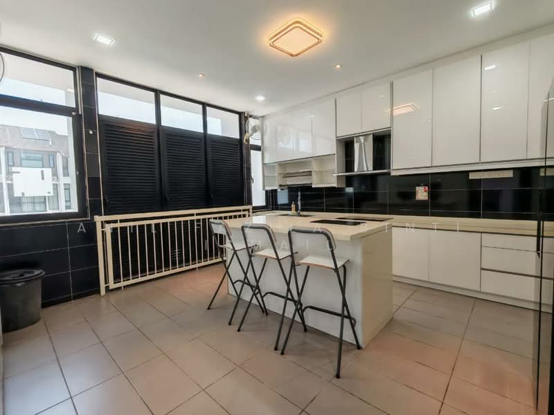 3-storey Terraced House for Rent in Denai Alam (Shah Alam) - Anil Fazila Binti Ismail - Kitchen - PropertyGuru.com.my