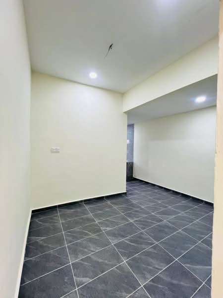 1-storey Terraced House for Sale in Taman Dato Penggawa Barat (Tampoi) - Mohd Faez - Interior - PropertyGuru.com.my