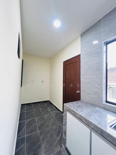 1-storey Terraced House for Sale in Taman Dato Penggawa Barat (Tampoi) - Mohd Faez - Interior - PropertyGuru.com.my