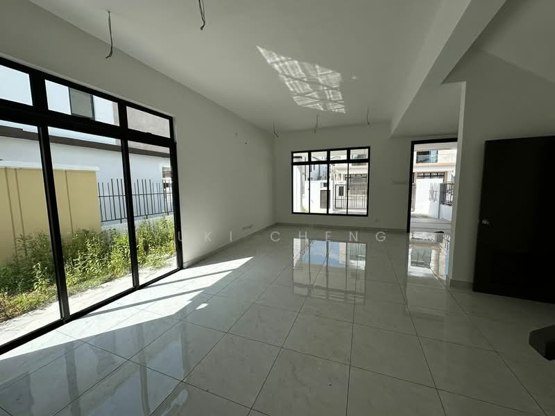 Rumah Kluster untuk Dijual di Bandar Cemerlang (Ulu Tiram) - Yuki Cheng - Living Room - PropertyGuru.com.my