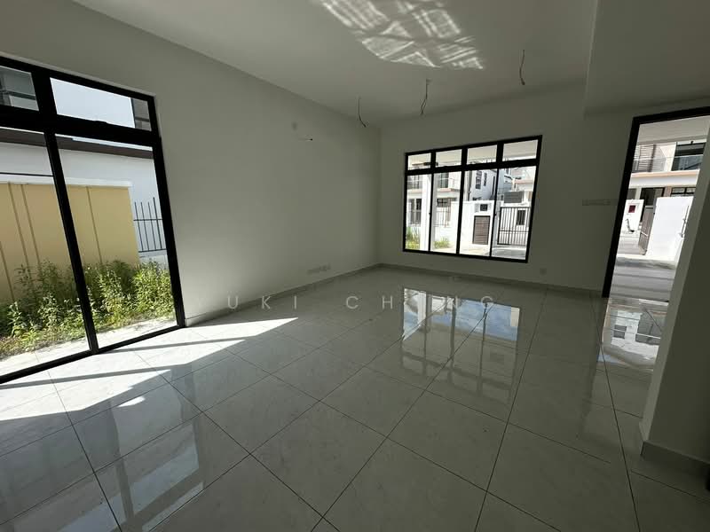 Rumah Kluster untuk Dijual di Bandar Cemerlang (Ulu Tiram) - Yuki Cheng - Living Room - PropertyGuru.com.my