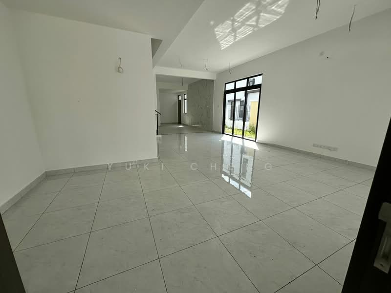 Rumah Kluster untuk Dijual di Bandar Cemerlang (Ulu Tiram) - Yuki Cheng - Living Room - PropertyGuru.com.my