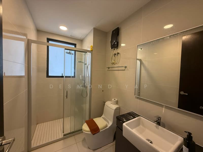 Kondominium untuk Dijual di Bay Point @ Country Garden Danga Bay - Desmond Yap - Bathroom - PropertyGuru.com.my