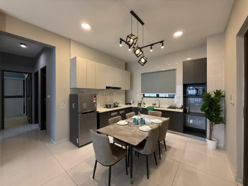Kondominium untuk Dijual di Bay Point @ Country Garden Danga Bay - Desmond Yap - Kitchen - PropertyGuru.com.my