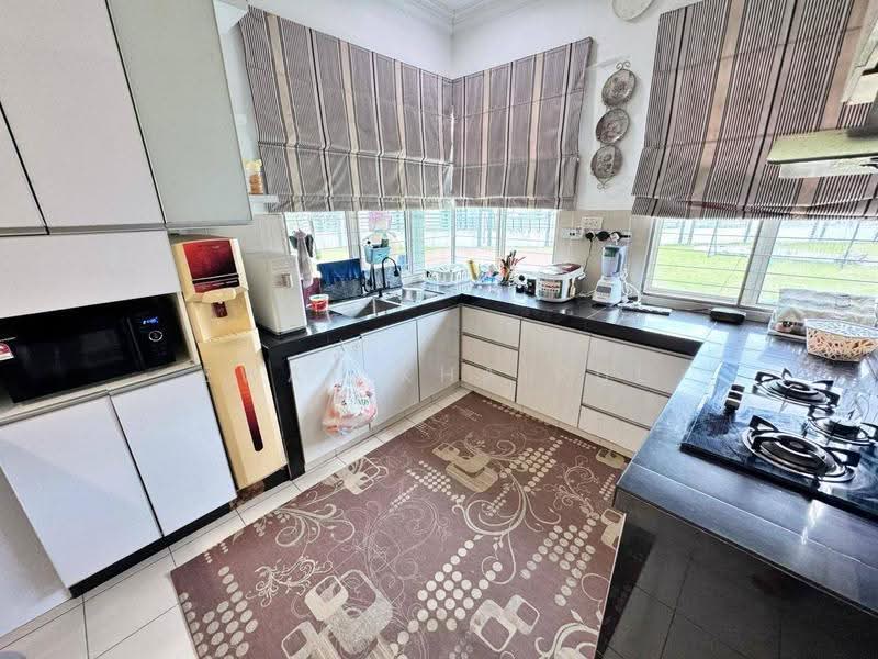 2-storey Terraced House for Sale in TTDI Grove (Kajang) - Ewat Khairul - Kitchen - PropertyGuru.com.my