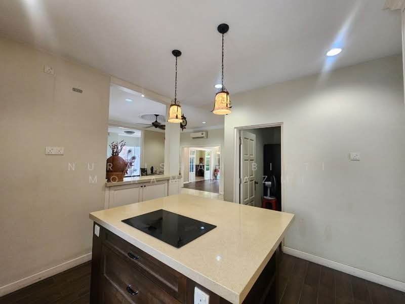 Bungalow for Sale in Bukit Jelutong (Shah Alam) - Nuraishah Binti Mohamed Azmi - Kitchen - PropertyGuru.com.my