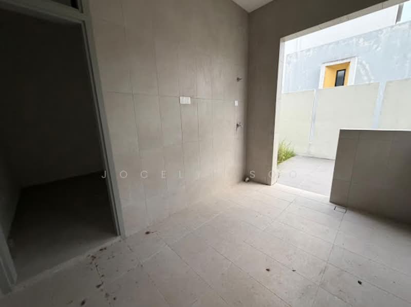 Rumah Berkembar untuk Dijual di Bandar Sungai Long (Selangor) - Jocelyn Soo - Exterior - PropertyGuru.com.my