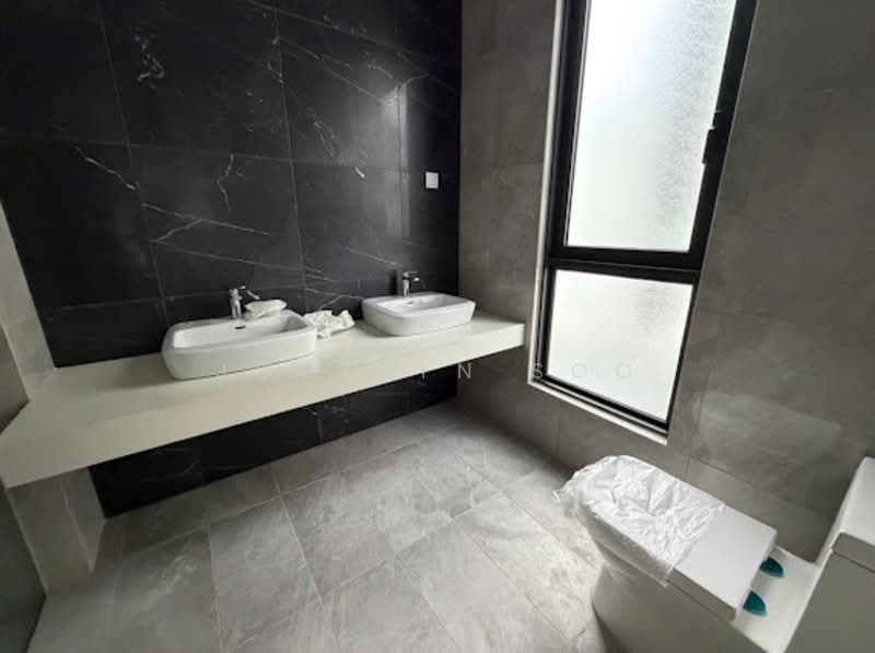 Rumah Berkembar untuk Dijual di Bandar Sungai Long (Selangor) - Jocelyn Soo - Bathroom - PropertyGuru.com.my