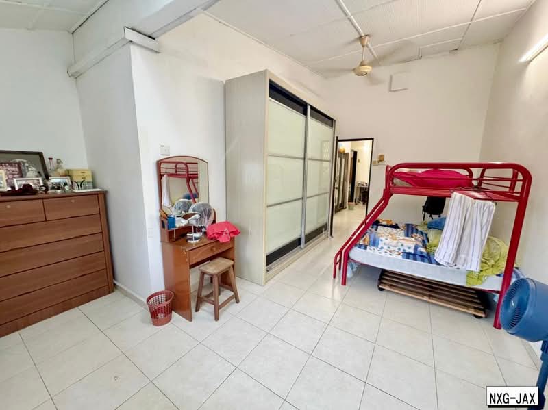 2-storey Terraced House for Sale in Klang (Selangor) - Ethan Chua - Bedroom - PropertyGuru.com.my
