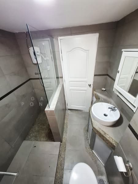 Condominium for Rent at Maxwell Towers - GAJENDRAN PONNAMPALAM - Bathroom - PropertyGuru.com.my