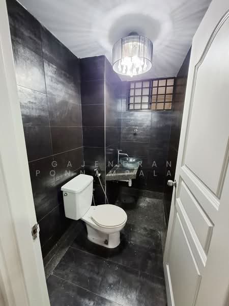 Condominium for Rent at Maxwell Towers - GAJENDRAN PONNAMPALAM - Bathroom - PropertyGuru.com.my