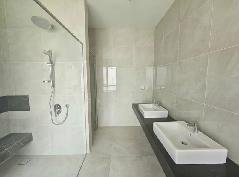 Semi-Detached House for Sale in Kota Damansara (Selangor) - CK Hoo - Bathroom - PropertyGuru.com.my