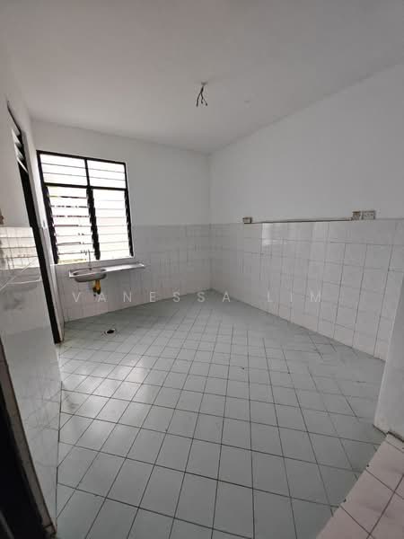2-storey Terraced House for Sale in Taman Impian Jaya (Senai) - Vanessa Lim - Kitchen - PropertyGuru.com.my