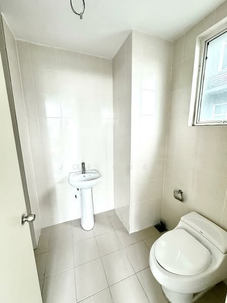 Service Residence for Sale at Subang Olives Residence - Joe Chan - Bathroom - PropertyGuru.com.my