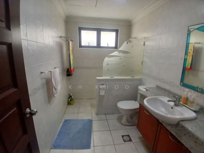 Kondominium untuk Dijual di Robson Condominium - KH Khoo - Bathroom - PropertyGuru.com.my