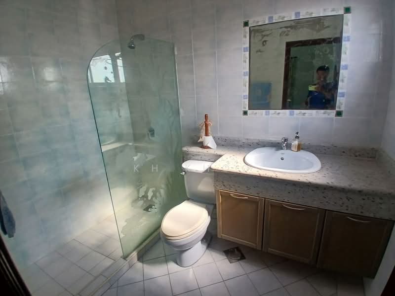 Kondominium untuk Dijual di Robson Condominium - KH Khoo - Bathroom - PropertyGuru.com.my