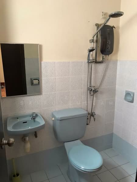 Rumah Teres 2 Tingkat untuk Dijual di Putra Heights (Subang Jaya) - Aizat Saifulrullah - Bathroom - PropertyGuru.com.my